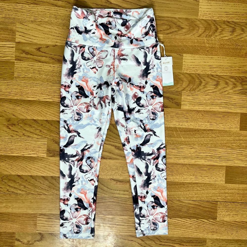 Beautiful NWT Leggings by Balance Collection